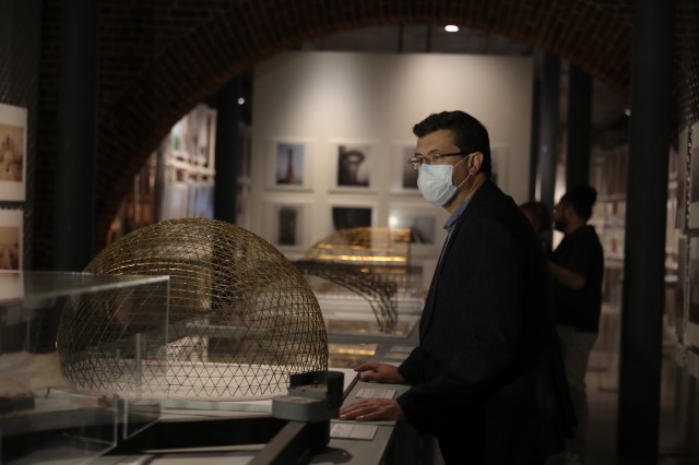 Глеб Никитин посетил выставку "Шухов. Формула архитектуры" в нижегородском Арсенале