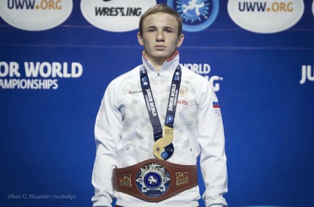  Евгений Байдусов из Нижегородской области стал золотым призером первенства мира по спортивной борьбе