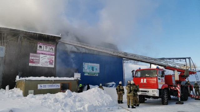 Мясокомбинат горит в Нижнем Новгороде (ВИДЕО)