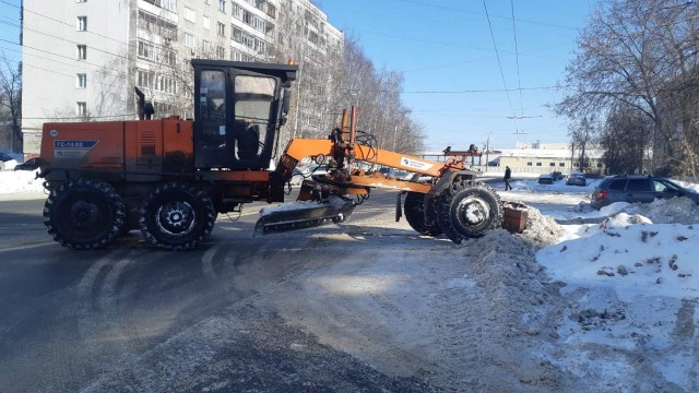 Подрядным организациям и ДУКам Автозаводского района Нижнего Новгорода поручено усилить работу по уборке кварталов от снега