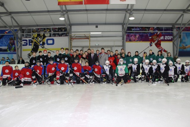 Торжественное открытие Школьной хоккейной лиги прошло в Чебоксарах.