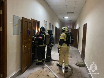 Более 500 человек эвакуировали из-за пожара в уфимской школе