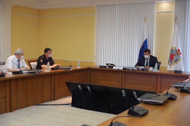 Глеб Никитин провел рабочую встречу с начальником регионального управления Росгвардии Алексеем Порвой