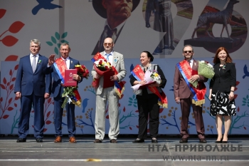 Праздничные мероприятия ко Дню России и Дню города проходят на площади Минина и Пожарского в Нижнем Новгороде