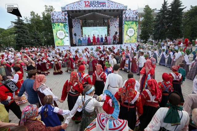 Фольклорные коллективы выступили на фестивале "Зеленые святки" в Нижнем Новгороде