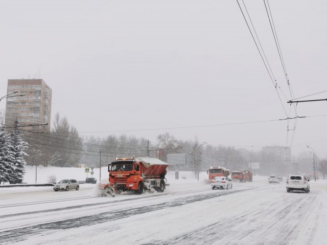 Около 27 тысяч кубометров снега вывезли с улиц Нижнего Новгорода в минувшие выходные