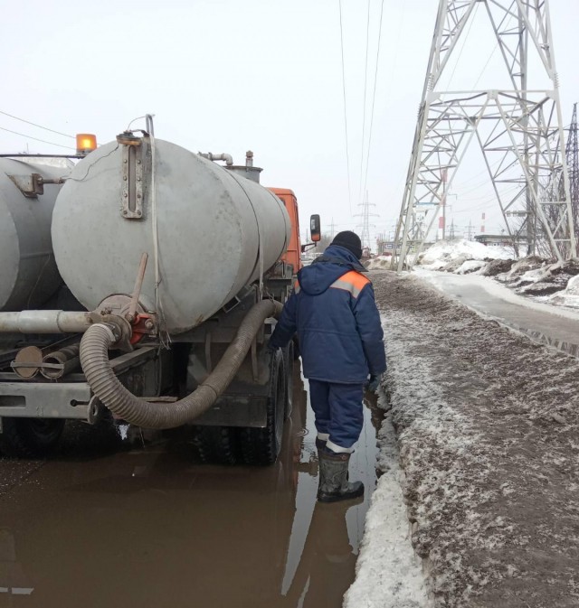 Почти 400 кубометров воды откачано с улиц Ленинского района за минувшие сутки