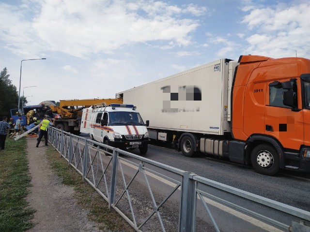 Три грузовика столкнулись в Башкирии 1 июля