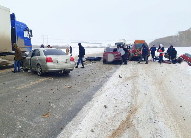 Шесть машин столкнулись в Кармаскалинском районе Башкирии 14 января