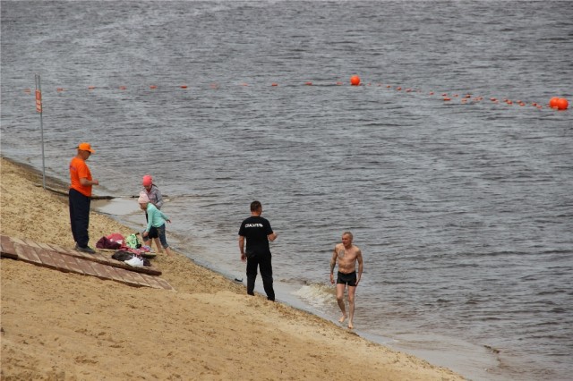 Пляжи к открытию готовы, но купаться в Чебоксарах запрещено