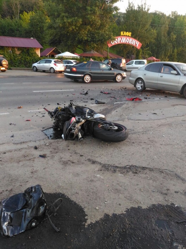 Мотоциклист погиб в ДТП на набережной Гребного канала в Нижнем Новгороде 