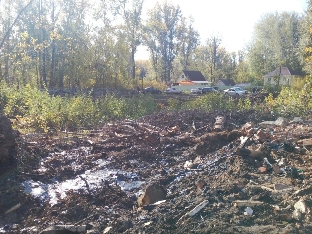 Крупный разлив нефтесодержащих отходов из недействующего нефтепровода произошёл в Самарской области