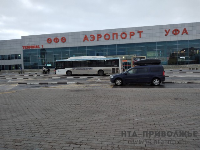 Летевший из Самары в Сургут самолёт экстренно сел в Уфе