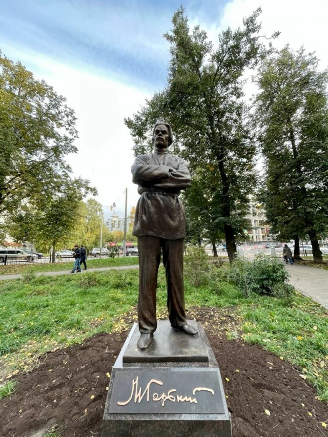 Памятник писателю Максиму Горькому установили в Ковалихинском сквере
