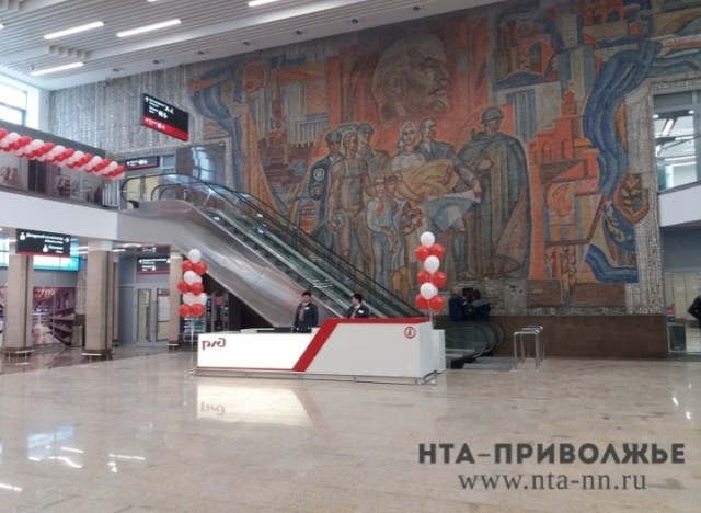 Уложенная на нижегородском ж/д вокзале тактильная плитка вела против пассажиропотока