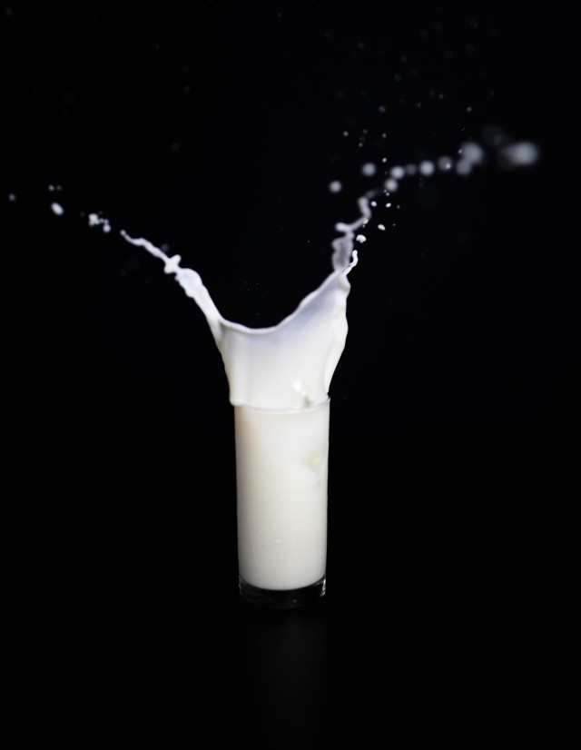 Опасные микроорганизмы выявлены в коровьем молоке нижегородского производства