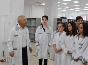 Более 7 тысяч школьников приняли участие в экскурсиях на чебоксарские предприятия в июне в рамках проекта "Живые уроки"