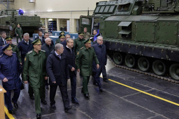 Министр обороны РФ Сергей Шойгу посетил Ульяновский механический завод