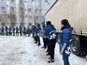 Денис Паслер направил поздравление оренбургским волонтерам 