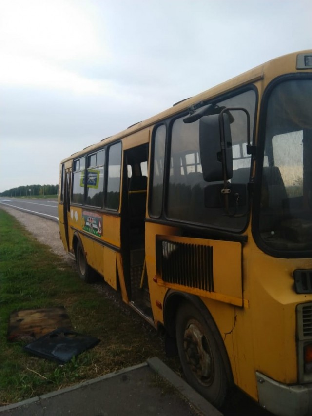 Автобус с детьми загорелся в Татарстане (ВИДЕО)
