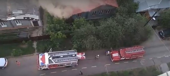 Частный дом сгорел в Советском районе Нижнего Новгорода в ночь на 2 июля (Видео)