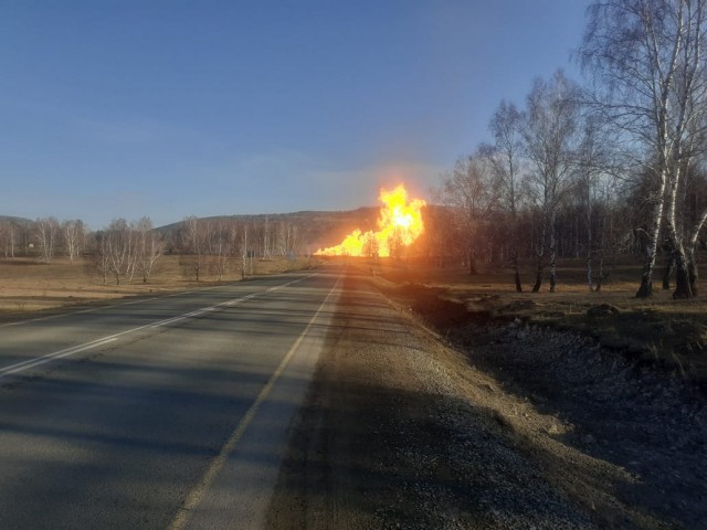 Движение ограничено на участке трассы Уфа-Белорецк из-за пожара на газопроводе
