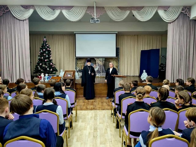 Ольга Гусева провела классный час "Разговоры о важном" в Сормовской православной гимназии