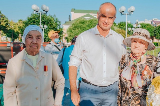 Двух жительниц Чебоксар наградили медалями к 80-летию строительства Сурского и Казанского оборонительных рубежей