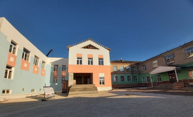 Готовность пристроя к школе в селе Репное Саратовской области составляет 65%