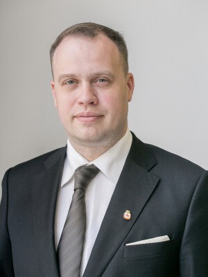 Экс-директор департамента строительства и капремонта Нижнего Новгорода Илья Гор обвиняется в получении крупной взятки 