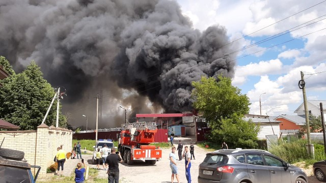 Пожарный поезд привлечён к тушению пожара на складе под Дзержинском Нижегородской области 