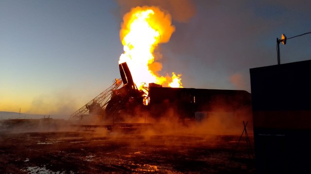 Нефтяное месторождение горит в Оренбургской области