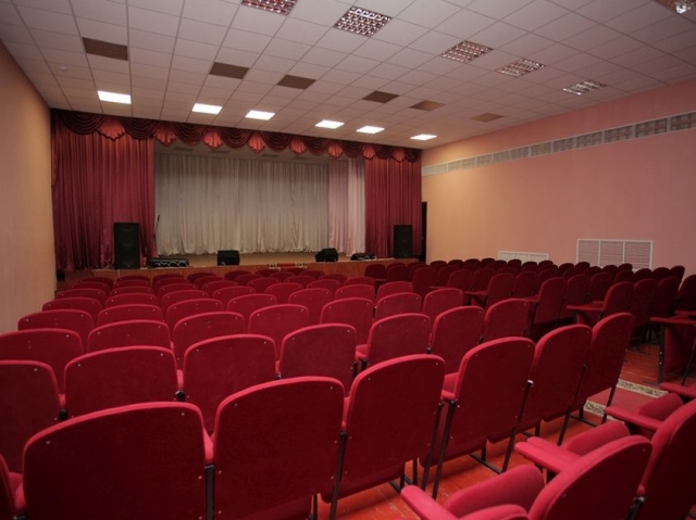 Около 2,3 млн. рублей составила стоимость ремонта киноконцертного зала "Мир" в Ковернинском районе Нижегородской области