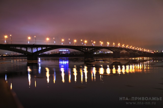 Молодой человек упал с Канавинского моста в Нижнем Новгороде