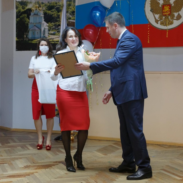 Андрей Гнеушев вручил награды губернатора Нижегородской области заслуженным жителям Кстовского района