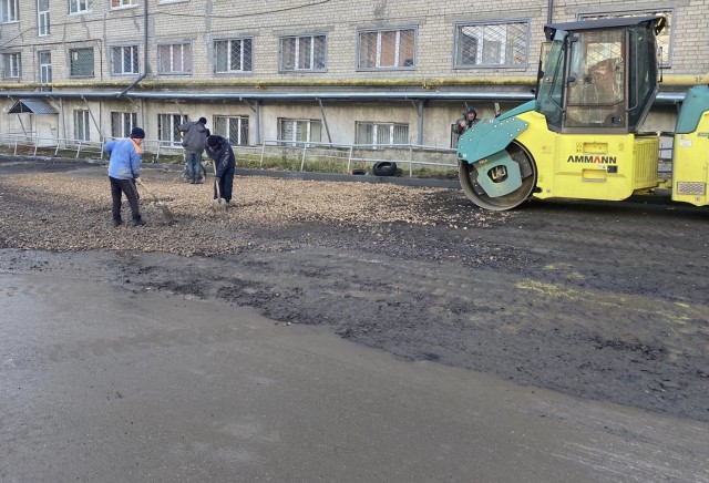 Асфальтировка дороги на улице Бекетова в Нижнем Новгороде выполнена на 90%