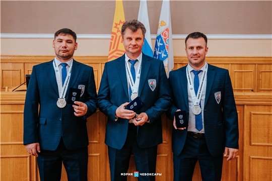 ХК "Чебоксары" получила серебряные медали