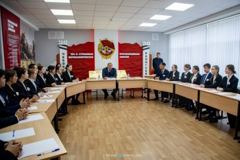 Денис Спирин рассказал чебоксарским старшеклассникам о Зое Космодемьянской во время &quot;Разговоров о важном&quot;