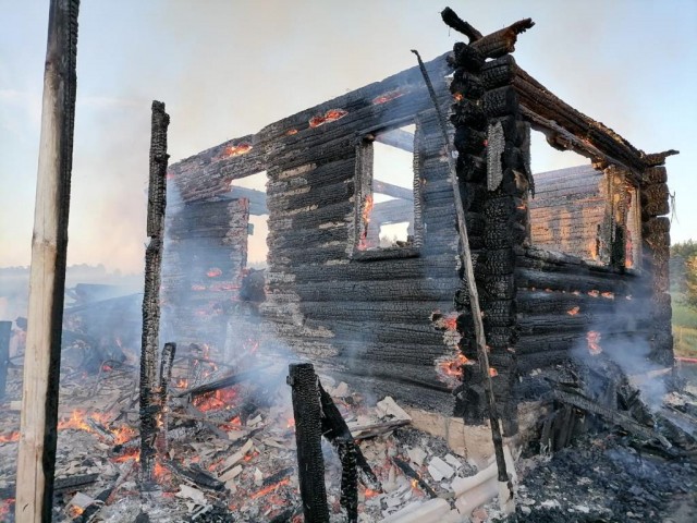 Пытавшийся самостоятельно потушить пожар в своем доме житель Мордовии получил ожоги 20% тела