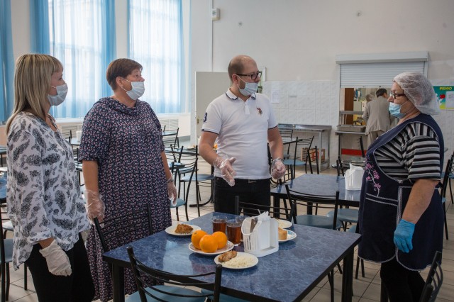 "Народный контроль" проверяет организацию горячего питания в нижегородских школах