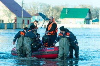 Пострадавшие от паводка в Оренбуржье получат выплаты